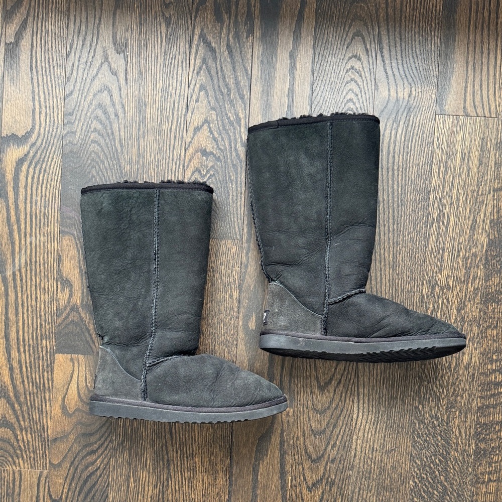 UGG Classic Tall Black Boots Women’s Size 6